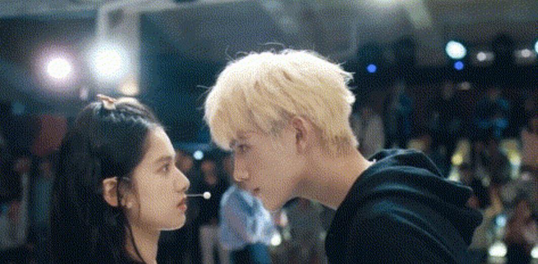 张婧仪|张婧仪新剧开播就遇前男友！两人猝不及防的相见眼神戏太绝了