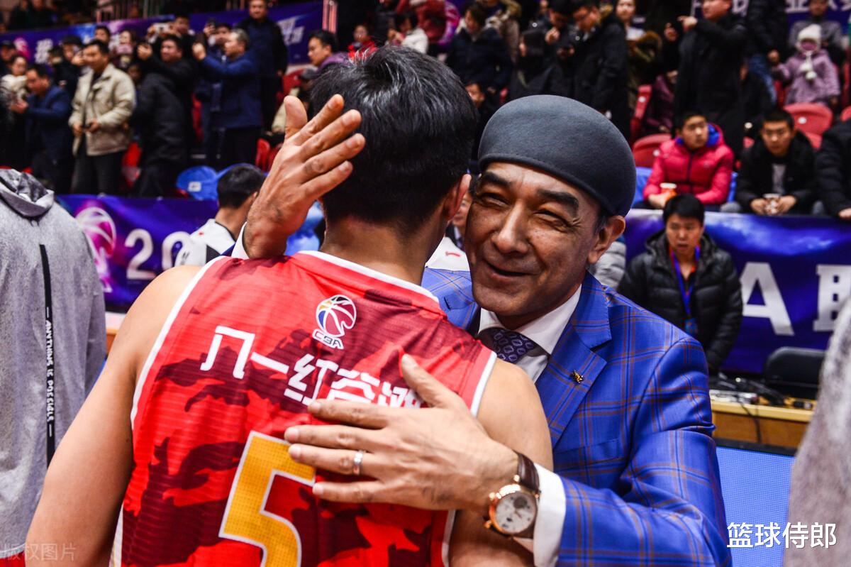 新疆男籃|答球迷：三分球命中率僅29.2%，阿爾斯蘭配得上新疆男籃嗎？