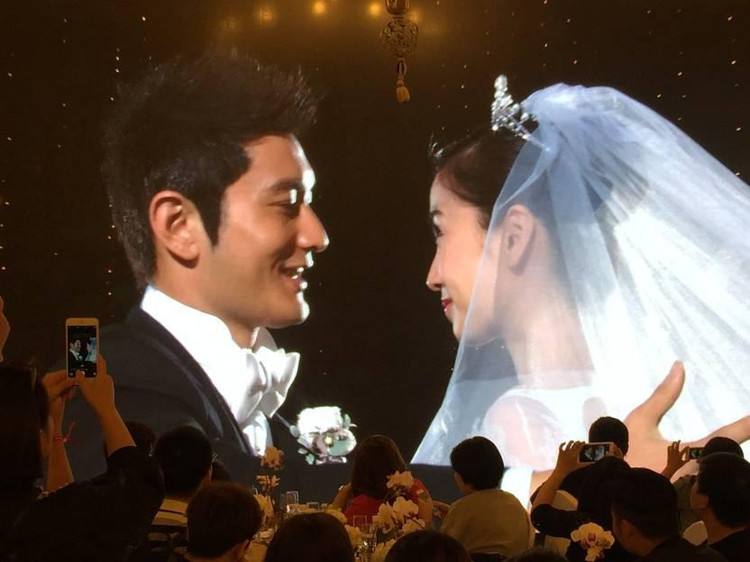 黄晓明|从2亿天价婚礼到如今无戏可拍，四处求人还无人理，他到底经历什么？