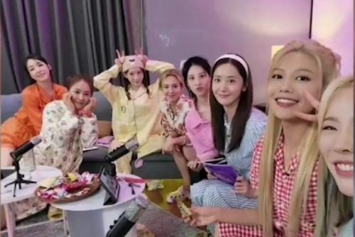 浪姐3|少女时代全员收到“陪伴17年”的她的礼物而落泪