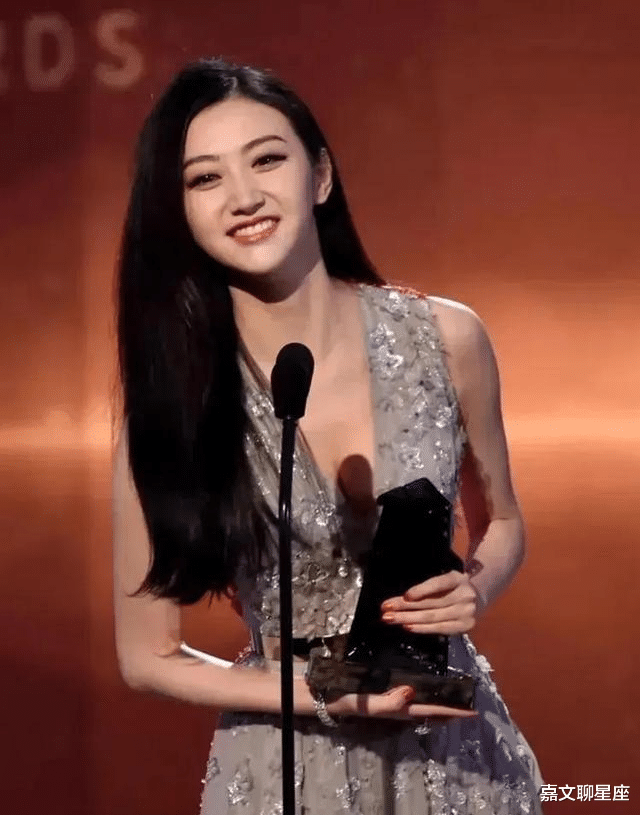 景甜|赵丽颖的眼神里有种穷人家孩子才有的拘谨，景甜就永远不会这感觉