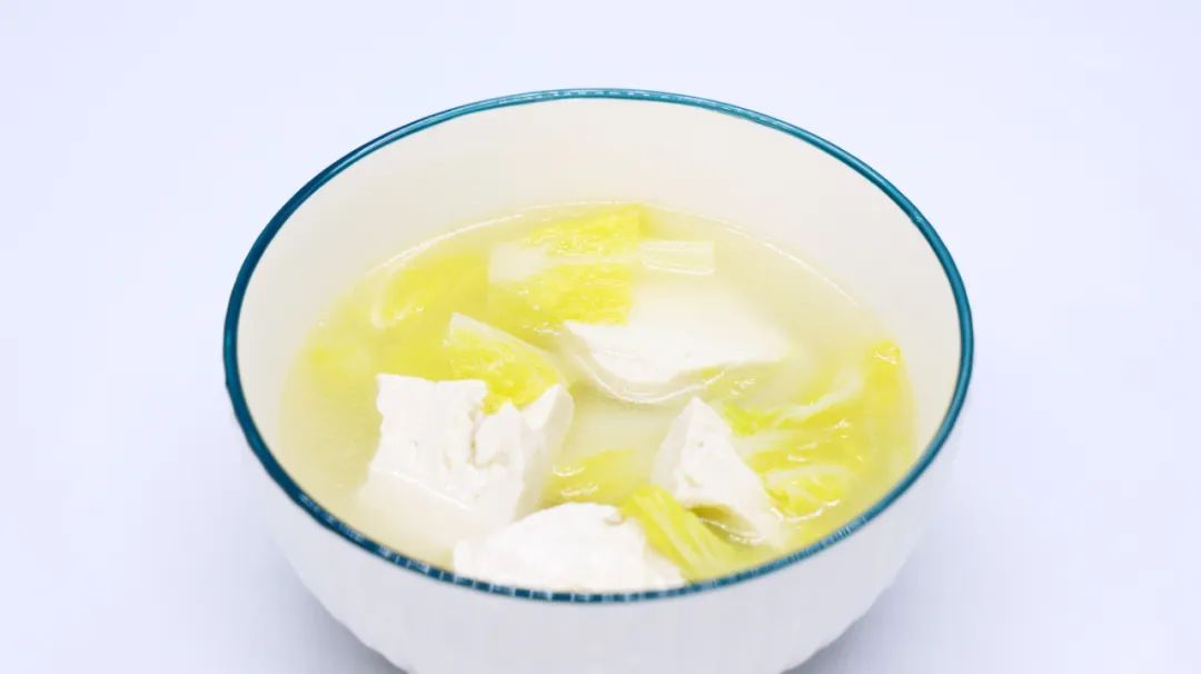 鸡蛋|7岁女孩脾胃虚弱，停止发育，儿科医生：这3种食物别再纵容娃吃