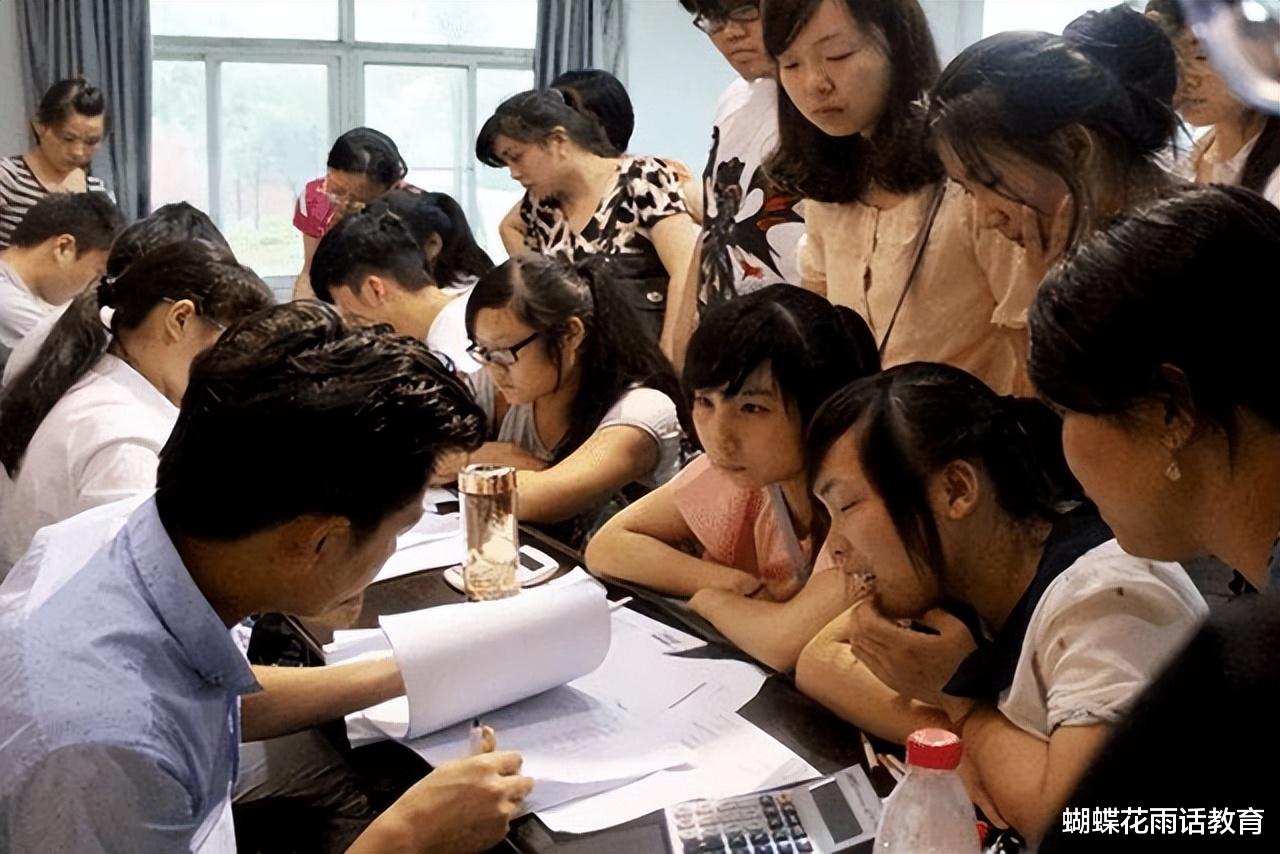 生肖|“人大毕业值5000，这理由我笑了。”HR嘚瑟发文，引来一片谴责声