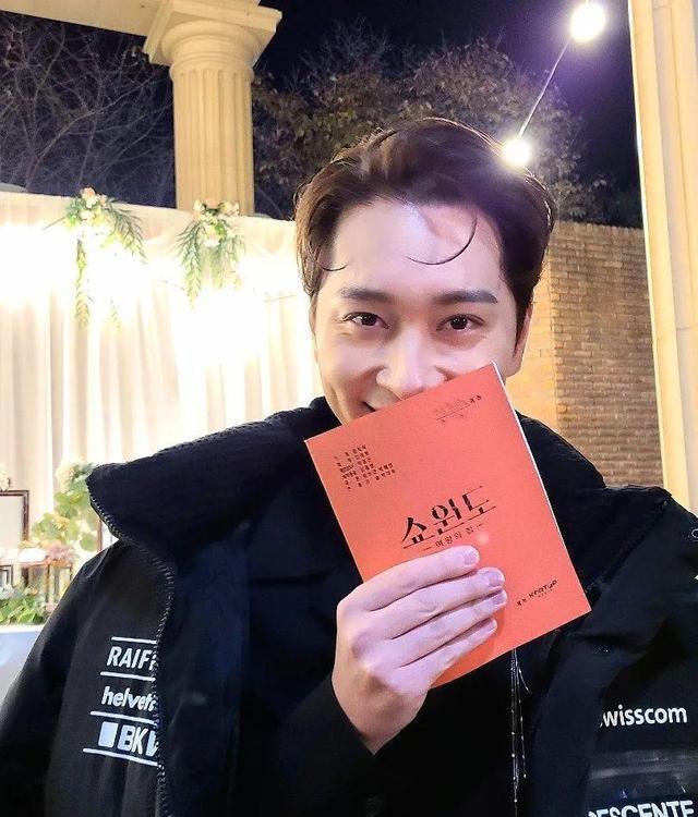 费曼|黄灿胜喜得千金升级当爸，成为2PM第一位人父！