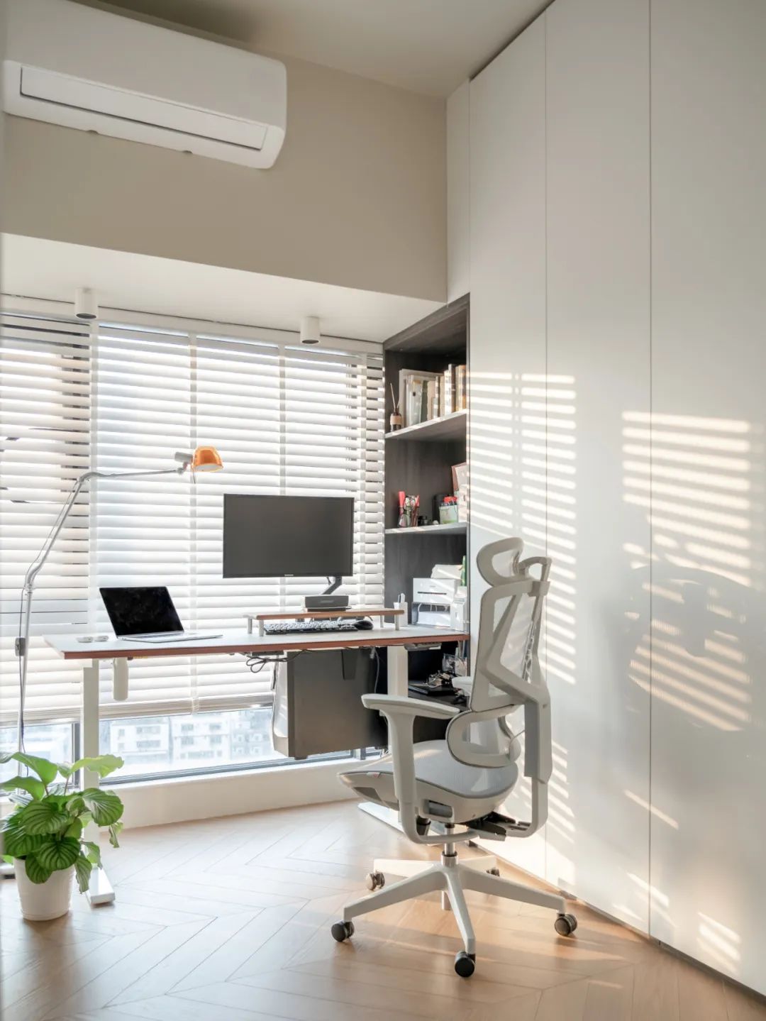 装修案例 | 75㎡简约温馨小家,两人两猫的惬意生活,以白暖心、舒适至上!