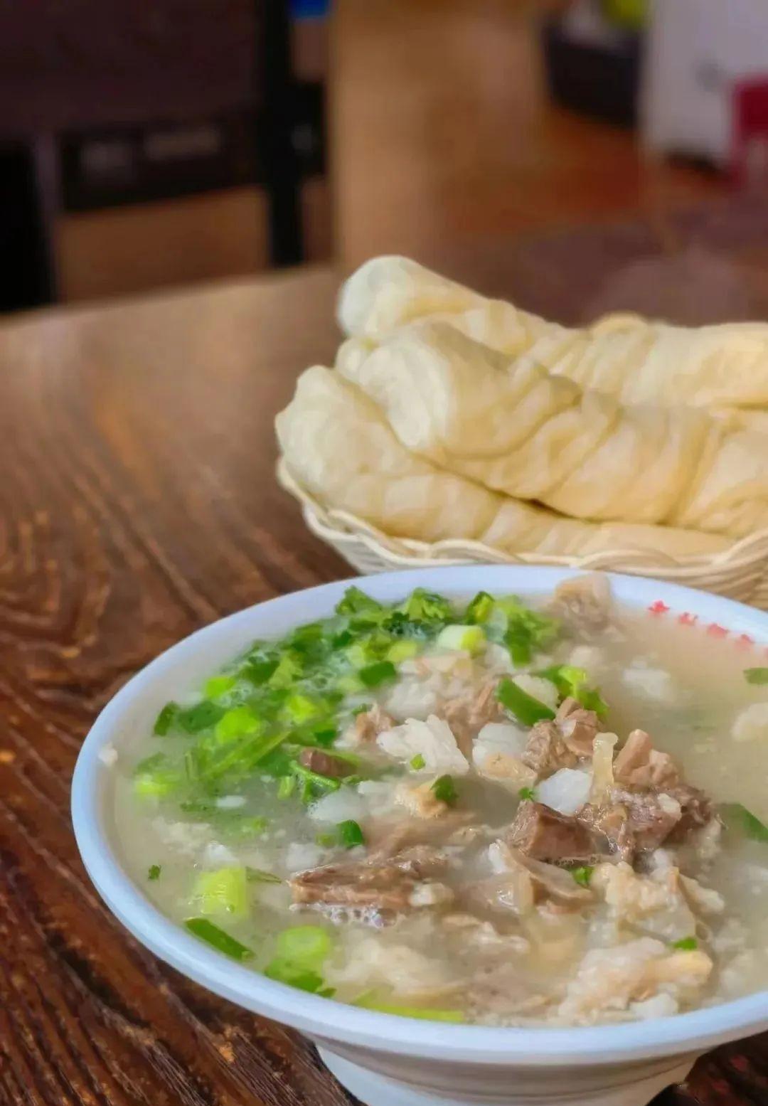 本溪|挖到秋色绝美东北小城,枫叶秒杀京都,还有复古火车和温泉