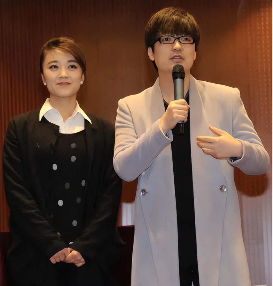 王小玮|离婚4年,再看玖月奇迹王小玮王小海的境遇,夫妻差距一目了然