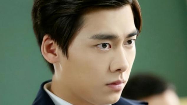 少女时代|?7秒“打碟”视频一出，李易峰塌房之旅算是图文并茂了！