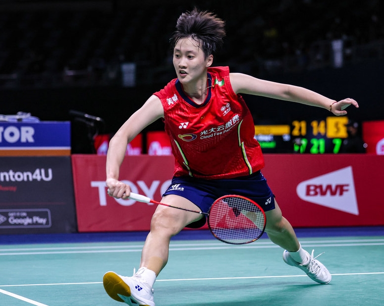 何冰娇|连赢三场速胜！国羽3-0横扫印尼晋级尤伯杯4强，何冰娇逆转黑马