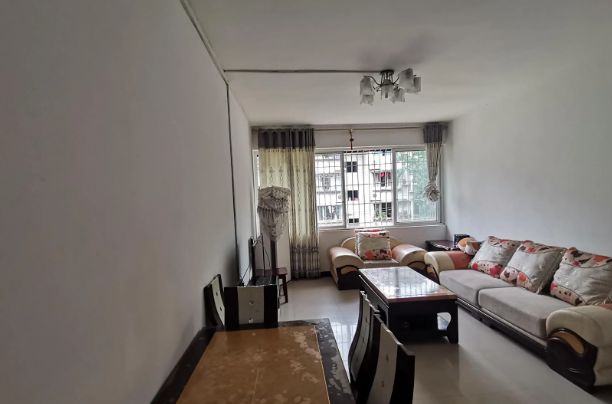 我和两个同事合租，期间卫生是我做，水池台面也是我擦