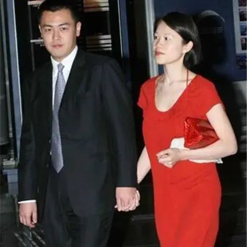 刘鸣炜|刘銮雄儿子时隔12年低调二婚,对象竟是她