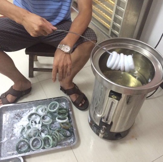 小叶紫檀|翡翠煮蜡的过程是怎样的？