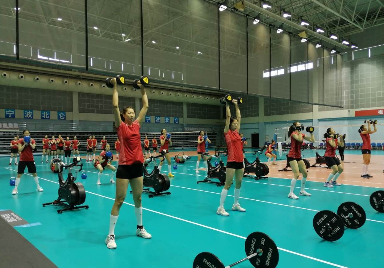 张常宁|中国女排新局势，蔡斌看齐郎平=30岁老将挑重担，张常宁跃跃欲试