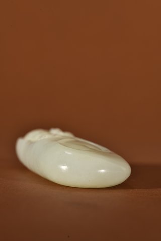 |和田玉螭龙吐瑞把件