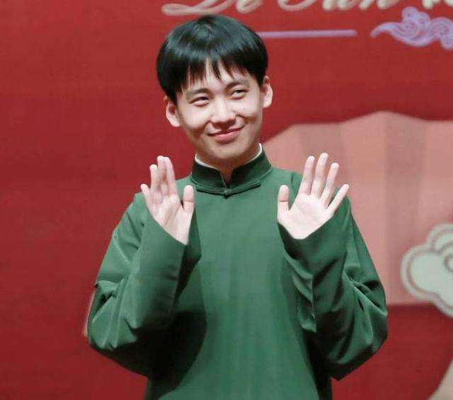 郭麒麟|郭麒麟被曝四天会两女疑恋情曝光，本人怒回应：看图说话歪曲事实