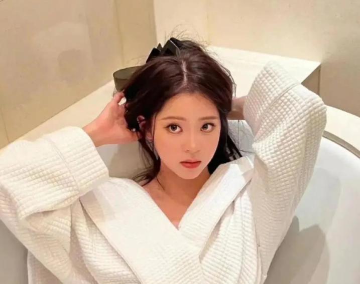 强直性脊柱炎|吃相太难看！欧阳娜娜自创品牌被指“割韭菜”，网友：想钱想疯了