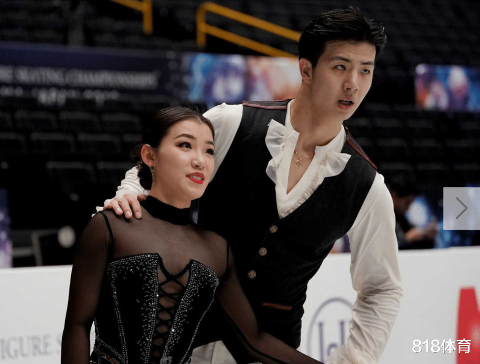 王诗玥|原地结婚! 王诗玥柳鑫宇一起看日落, 玥玥假装搭讪大柳: 这么热一会就熟了