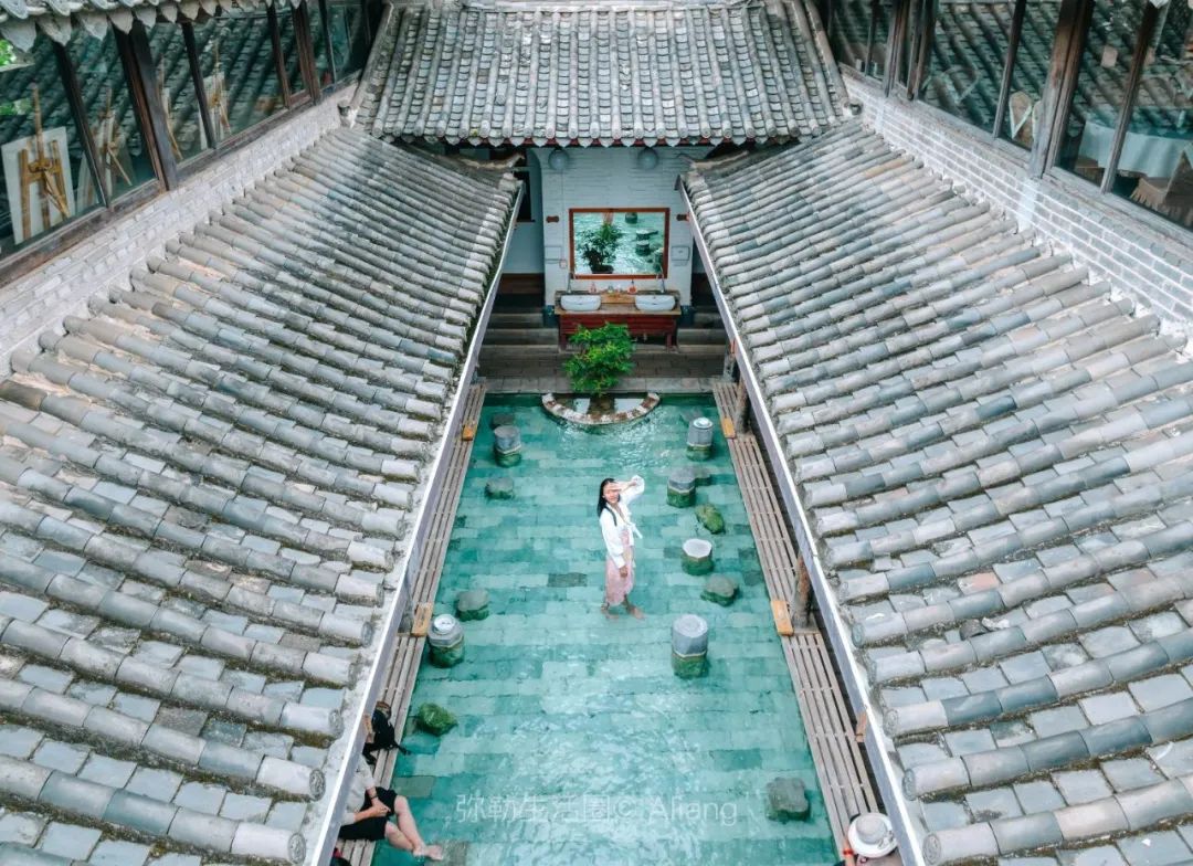 表情包|弥勒有个明朝就发现的神秘温泉，水烫得能煮鸡蛋，需要坐船才能进入