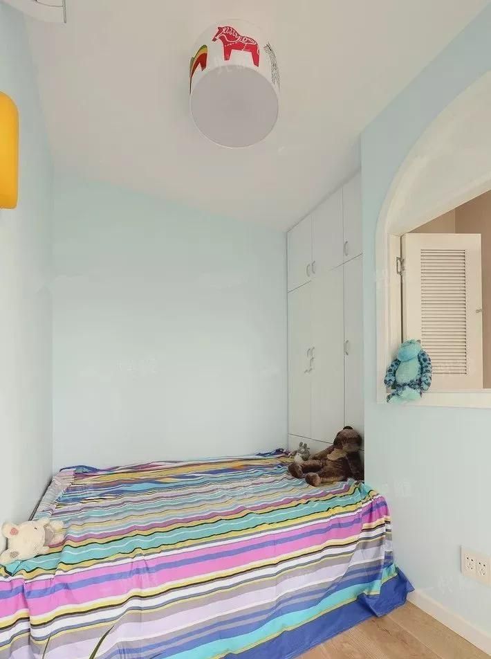 顶楼90平小复式半包6万,赠送的露台这样设计,瞬间多出一间房