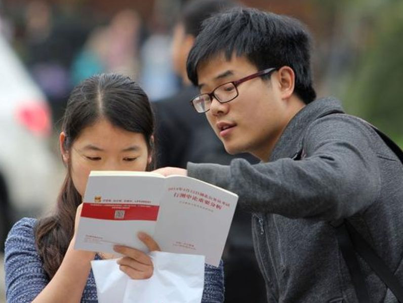 大学生|父母眼中“满意度高”的职业排名，老师无缘前三，榜首很受青睐