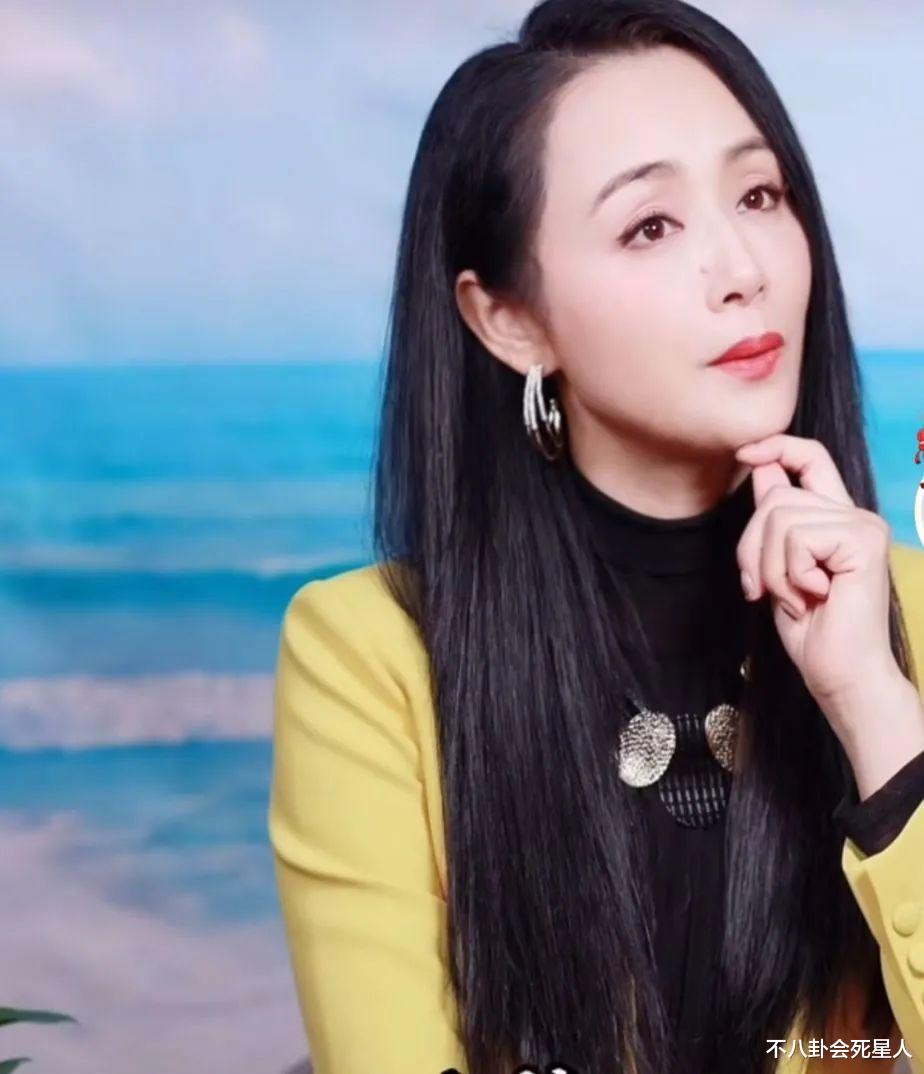 李小璐|曾经风光，如今过气的6位内地女星，“变脸”，吃路边摊，当网红