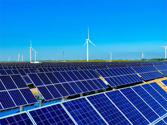 |陆上“风”“光”在此处