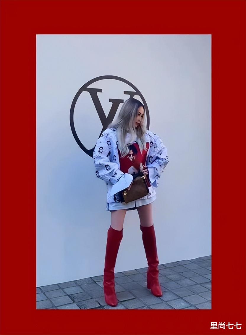 |萧亚轩怎么变成这样！鼻子突兀像格格巫，行动迟缓拄拐亮相