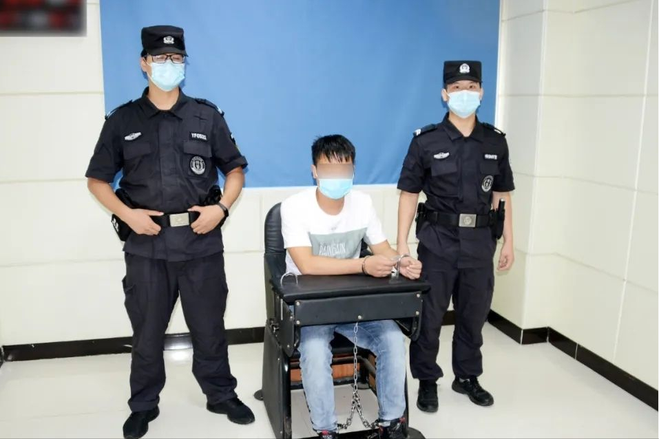 2019年,广东一下岗工人成吨买纸,引起警方高度怀疑,逮捕后立即判刑