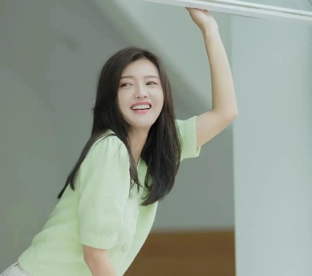 傅晶|“不老女神”傅晶: 颜值在线演技精湛,为何45岁还是单身?