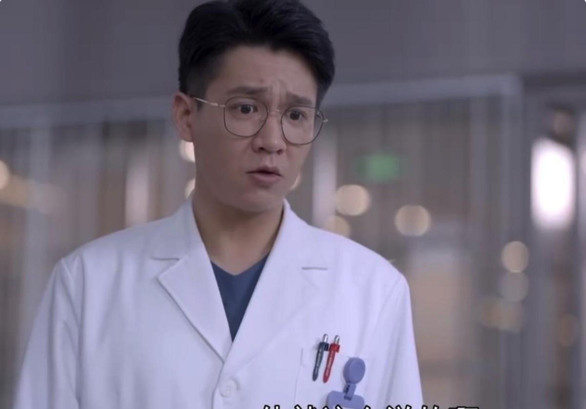 幸福到万家|《幸福到万家》庆志新剧大变样，背头配白大褂，34岁帅出新高度