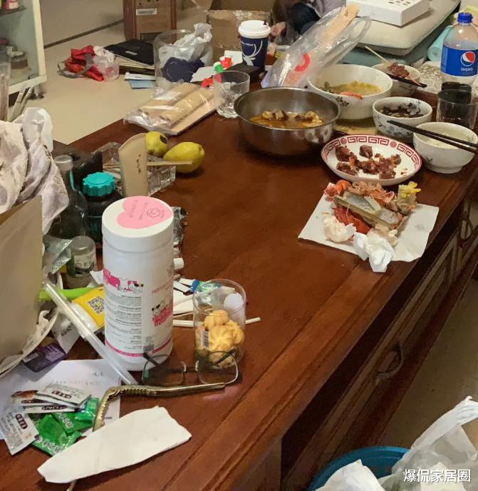 好多人客厅不要茶几了,还以为“瞎跟风”,体验后才知道有多实用