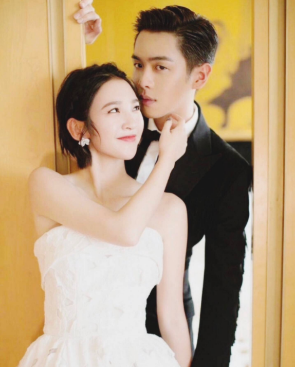 张若昀|张若昀：从小爹不疼娘不爱，是唐艺昕治愈了我，余生定不负她