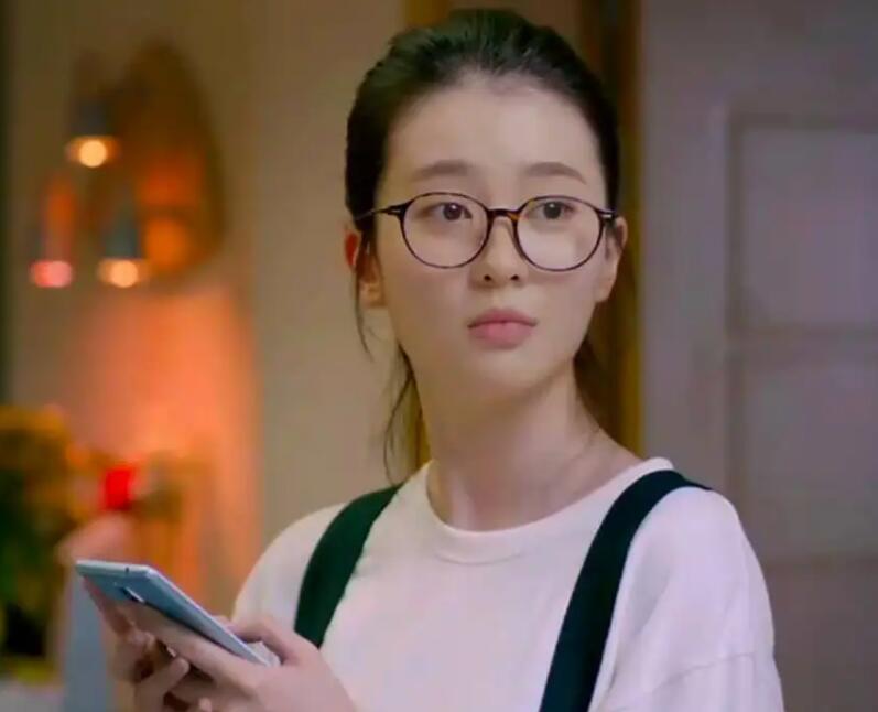 人物设定|6位“眼大无神”的女星，长得如花似玉，演戏却没有灵气，好木讷