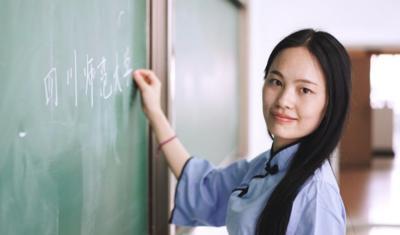 教师|某中学招聘教师，年薪40万引发争议，网友质疑：这样真的公平吗