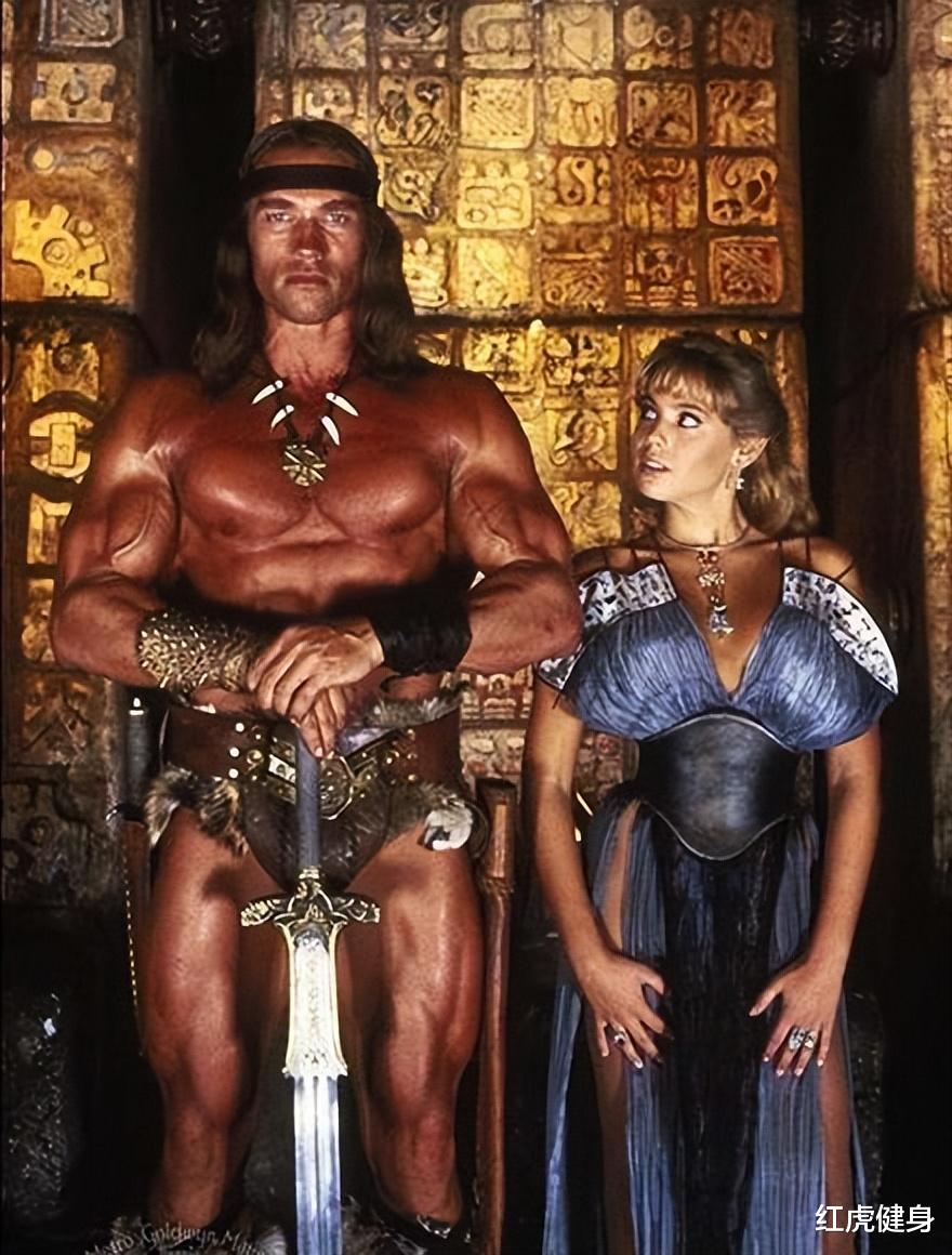 阿诺德·施瓦辛格|约瑟夫·巴纳：重现野蛮人柯南和大力神造型，向父亲施瓦辛格致敬