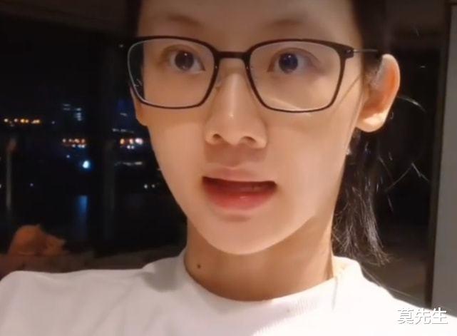 童锦程|25位明星上海居家隔离:陈赫朱桢聚餐,杜若溪晒菜,刘嘉玲看风景