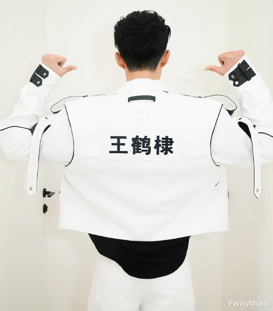 奔跑吧兄弟|连续半月拿下热度第一，《奔跑吧》一出手就是一副综艺王炸