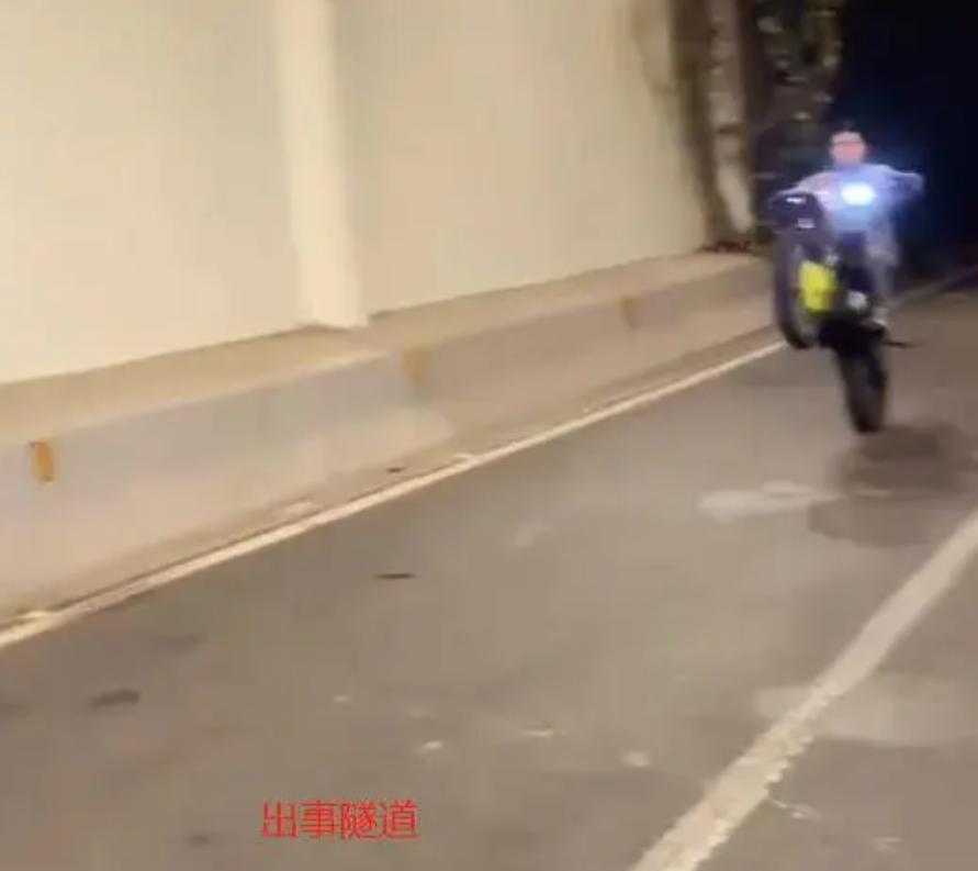 又一网红男骑撞车,导致4人离世,现场惨烈车辆零件散落一地