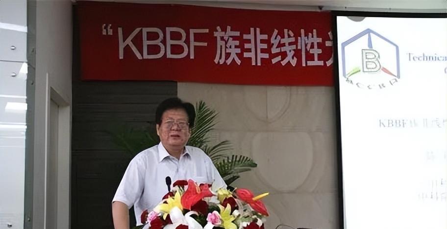 “国士无双”陈创天:仅凭一块“小石头”,让美国15年追不上中国