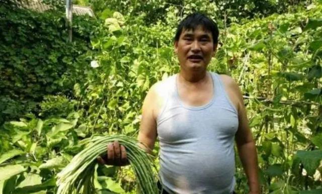 防晒 大衣哥儿子小伟减肥有成效，三天掉秤10斤，比姐姐朱雪梅还胜一筹