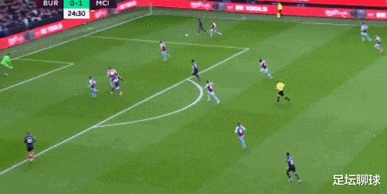 英超|2-0，10连杀！英超卫冕冠军狂飙，76%控球+轰18脚，利物浦重返第2