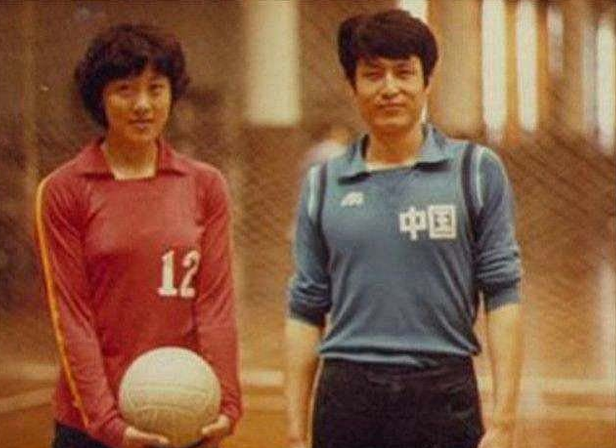 陈忠和|昔日女排主帅陈忠和：二婚娶女排弟子为妻，今已退休携妻回归家庭