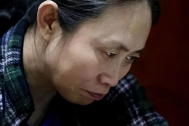 刘鑫社媒帐号被官方禁言,利用舆论发起70万募捐,江秋莲发文怒喷
