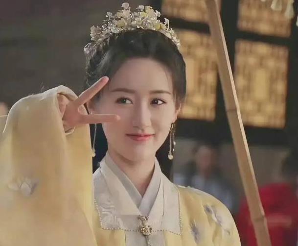 袁冰妍|袁冰妍新剧开始筹备，搭档比自己大18岁男神，剧情有甜有虐