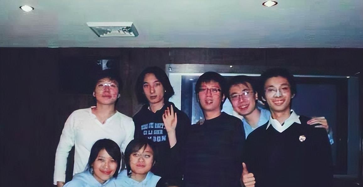 王思聪|王思聪的初恋女友:在英国因为王思聪不给她买LV包包,骂他是穷人