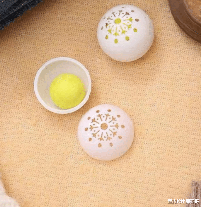 上完厕所,门打开还是“关上”?很多人做错,难怪卫生间又臭又脏