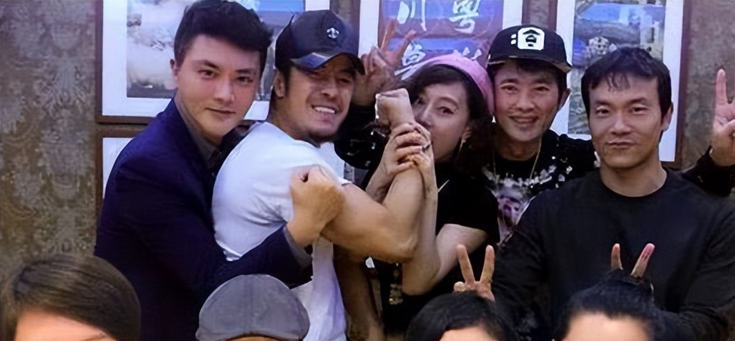 |因“许大茂”一夜成名，不介意2婚妻子有孩子，把继子当亲儿子养