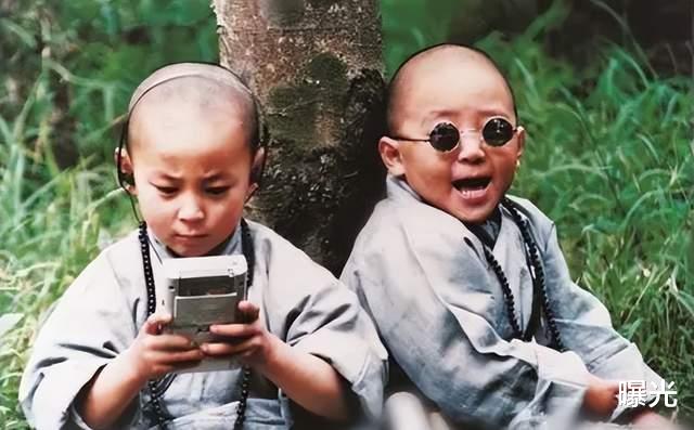 郝邵文|童星郝劭文4岁身价千万，18岁在餐厅打工，如今直播带货再次翻红