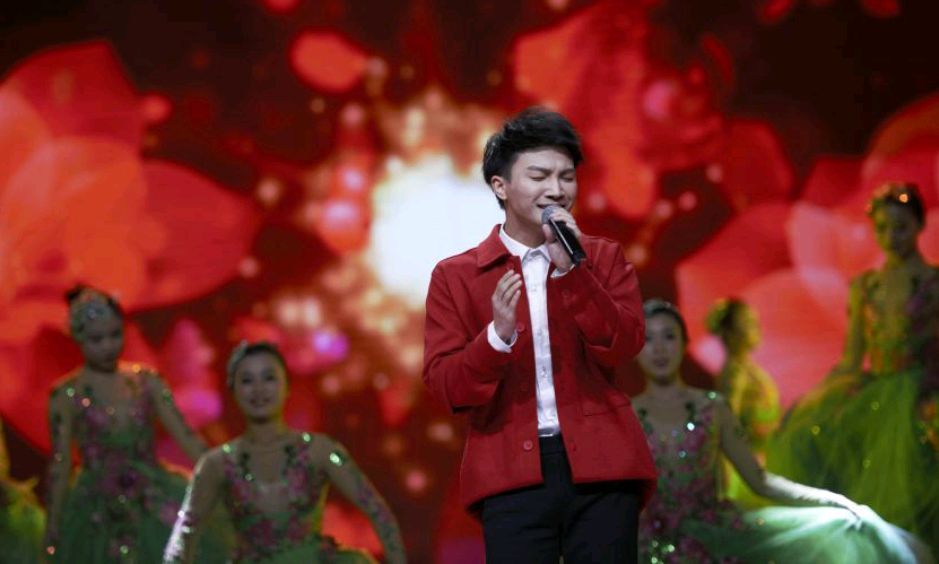 春晚|单依纯伍珂玥同框，原来两人都上了央视“小春晚”，未来可期