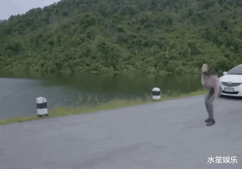 金素恩|泰剧《恶虎玫瑰先生》出圈,新型上车方式引热议